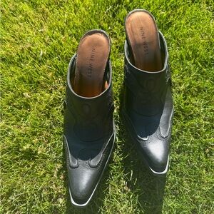 Nine West Black Leather Pointed-Toe Mules